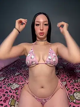 strwbrrymilk online show from 06/18/26, 03:40