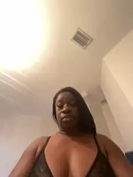 Snapshot of NiomiDivine chatting on 02/22/26, 12:26 NiomiDivine online show from 02/22/26, 12:26