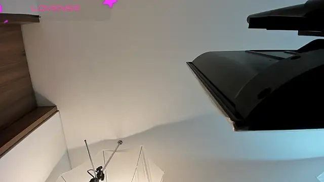 Mia Bailey  online show from 04/29/26, 02:59