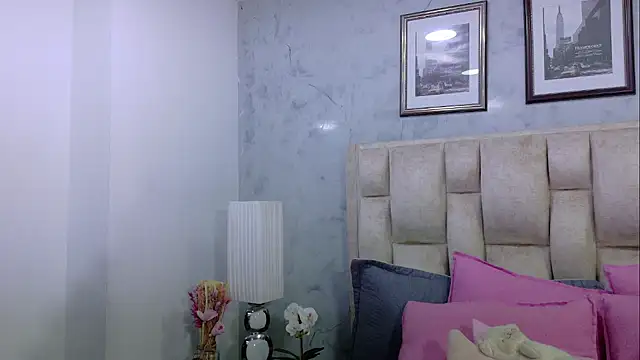 IsabellaRossi online show from 06/26/26, 02:49