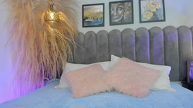 Bella  Peach online show from 05/01/26, 03:22