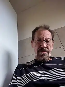 Snapshot of Costy601 chatting on 05/12/26, 12:13 Costy601 online show from 05/12/26, 12:13