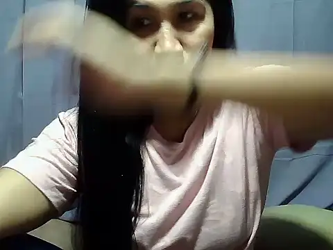 Snapshot of Sh1nbae22 chatting on 06/19/26, 11:14 Sh1nbae22 online show from 06/19/26, 11:14