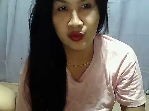 Snapshot of Sh1nbae22 chatting on 06/29/26, 03:45 Sh1nbae22 online show from 06/29/26, 03:45