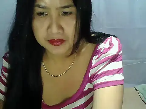 Snapshot of Sh1nbae22 chatting on 07/17/26, 02:24 Sh1nbae22 online show from 07/17/26, 02:24