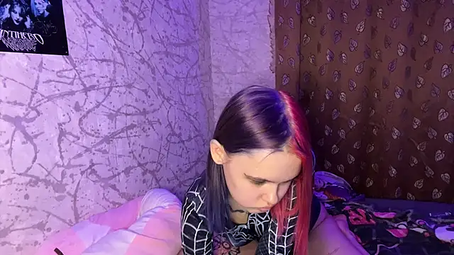 Snapshot of AmaliaJess chatting on 04/27/26, 04:27 AmaliaJess online show from 04/27/26, 04:27