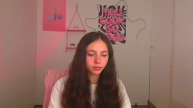 KissMeJulia online show from 05/09/26, 05:12