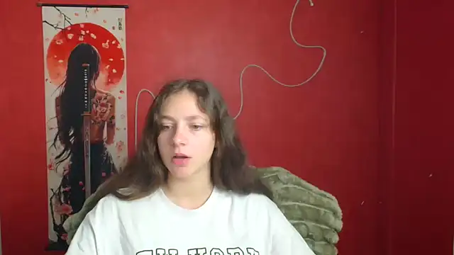 KissMeJulia online show from 05/18/26, 05:35