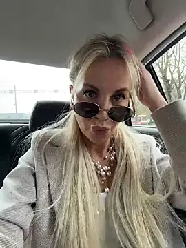 LisaMurr online show from 04/30/26, 11:49