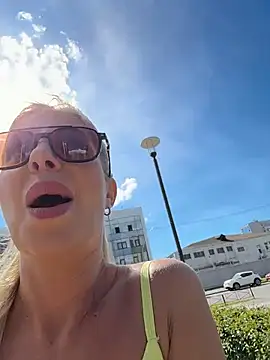 Snapshot of LisaMurr chatting on 06/03/26, 12:41 LisaMurr online show from 06/03/26, 12:41