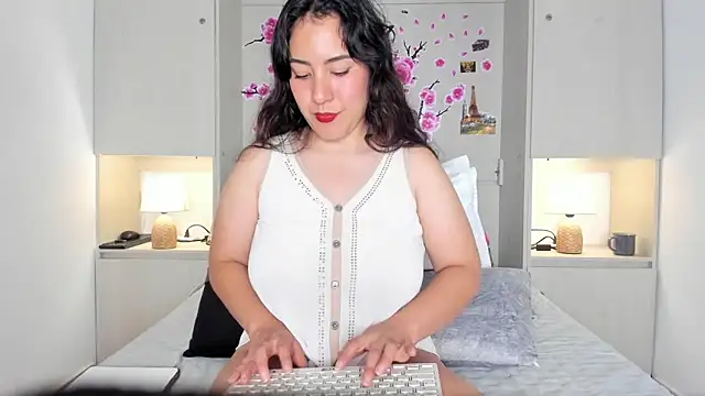 ElaRey  online show from 04/29/26, 12:31