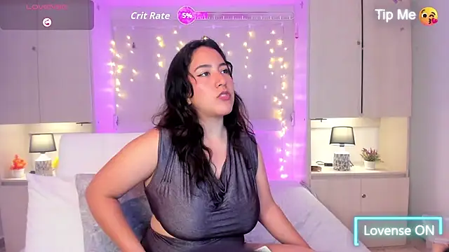 Snapshot of ElaRey_ chatting on 07/28/26, 12:48 ElaRey online show from 07/28/26, 12:48