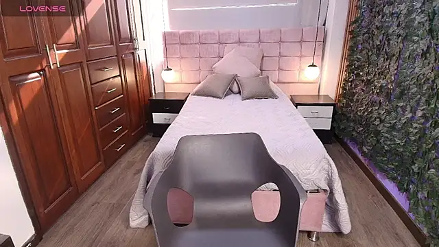 MoriahStorm online show from 06/20/26, 12:52