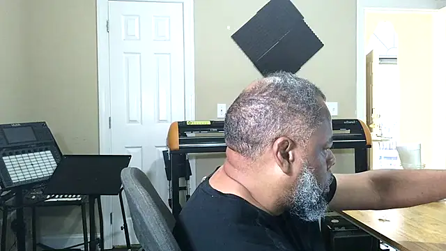 Cleozevo1961 online show from 06/15/26, 11:56