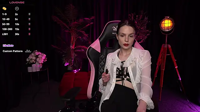 Snapshot of Wild_Alice_me chatting on 03/08/26, 04:00 Wild Alice me online show from 03/08/26, 04:00