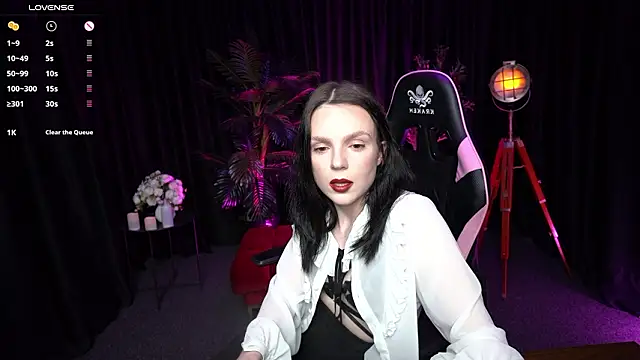 Snapshot of Wild_Alice_me chatting on 03/25/26, 04:02 Wild Alice me online show from 03/25/26, 04:02