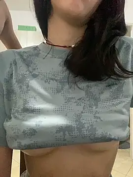 Snapshot of tuputa420 chatting on 04/01/26, 03:18 tuputa420 online show from 04/01/26, 03:18