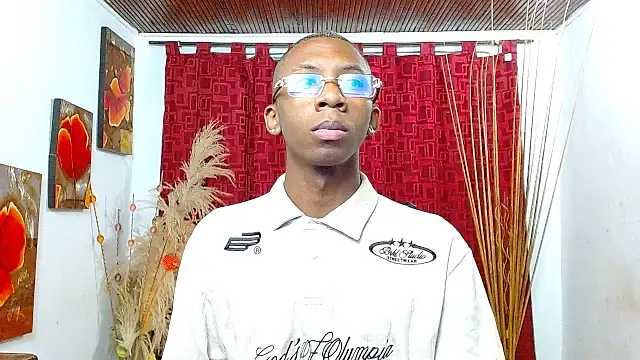 Snapshot of milo018 chatting on 02/18/26, 09:27 milo018 online show from 02/18/26, 09:27