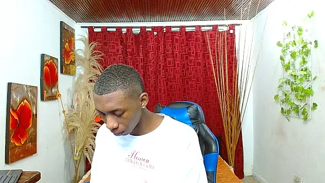 Snapshot of milo018 chatting on 02/20/26, 06:08 milo018 online show from 02/20/26, 06:08