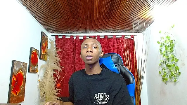 Snapshot of milo018 chatting on 03/03/26, 07:53 milo018 online show from 03/03/26, 07:53