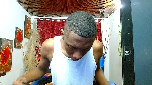 Snapshot of milo018 chatting on 03/05/26, 08:38 milo018 online show from 03/05/26, 08:38