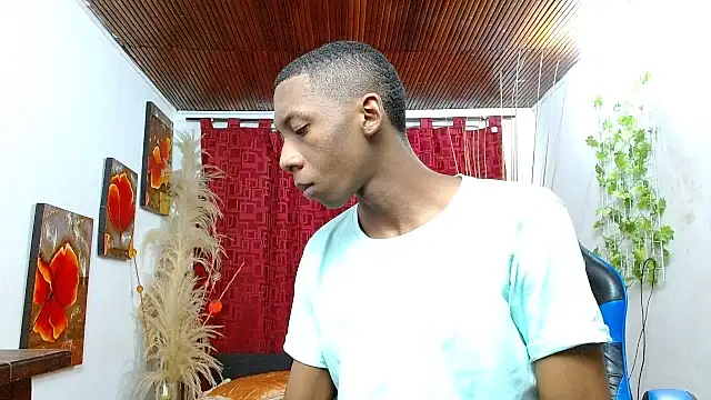 Snapshot of milo018 chatting on 03/07/26, 09:45 milo018 online show from 03/07/26, 09:45