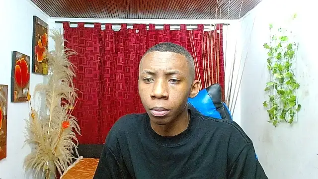 Snapshot of milo018 chatting on 03/13/26, 08:37 milo018 online show from 03/13/26, 08:37