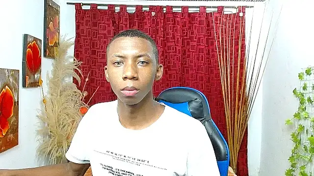 Snapshot of milo018 chatting on 03/27/26, 08:59 milo018 online show from 03/27/26, 08:59