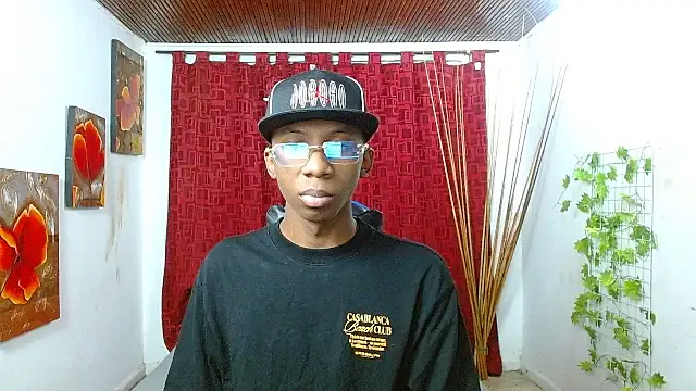 milo018 online show from 04/25/26, 08:17