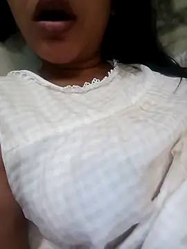 Snapshot of Cute-Manvi chatting on 04/25/26, 08:28 Cute-Manvi online show from 04/25/26, 08:28
