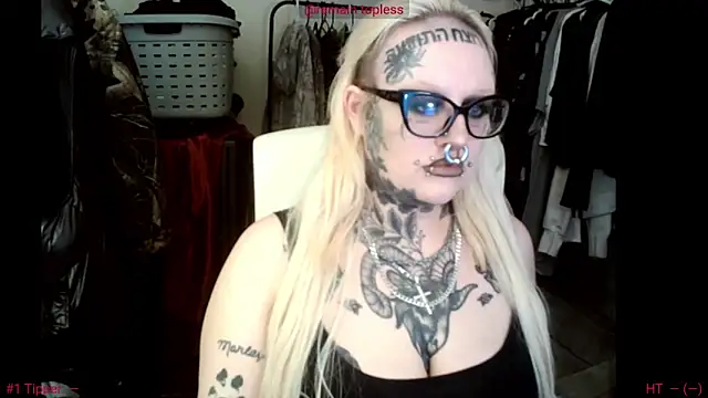 Snapshot of grindhouseho chatting on 04/19/26, 03:39 grindhouseho online show from 04/19/26, 03:39