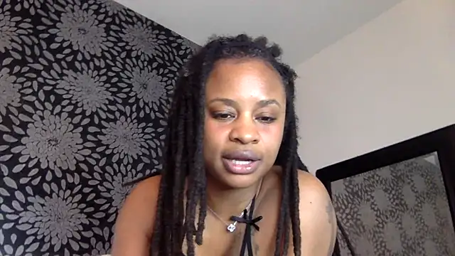 Snapshot of thehoneyhazel chatting on 05/03/26, 04:07 thehoneyhazel online show from 05/03/26, 04:07