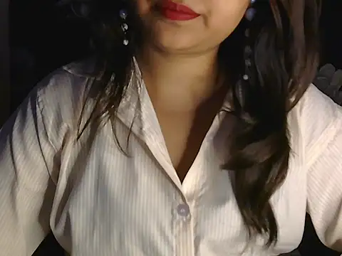 Snapshot of sassy_slut_69 chatting on 05/28/26, 04:43 sassy slut 69 online show from 05/28/26, 04:43