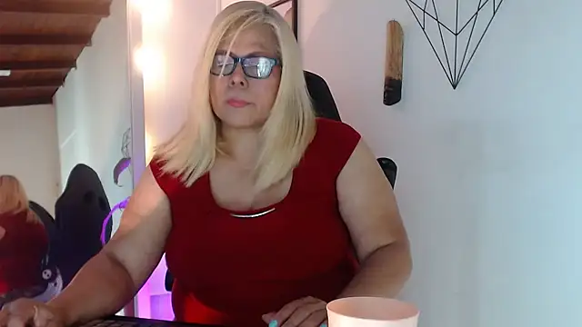 Snapshot of eva_colen50 chatting on 04/04/26, 06:05 eva colen50 online show from 04/04/26, 06:05