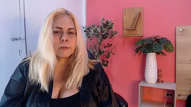 Snapshot of eva_colen50 chatting on 07/11/26, 05:59 eva colen50 online show from 07/11/26, 05:59