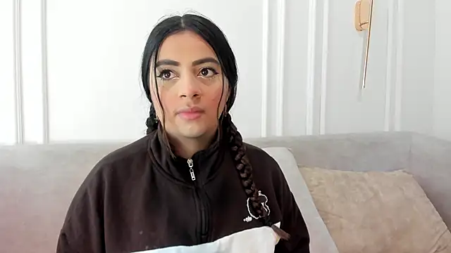 DulceQueen1 online show from 04/24/26, 12:29