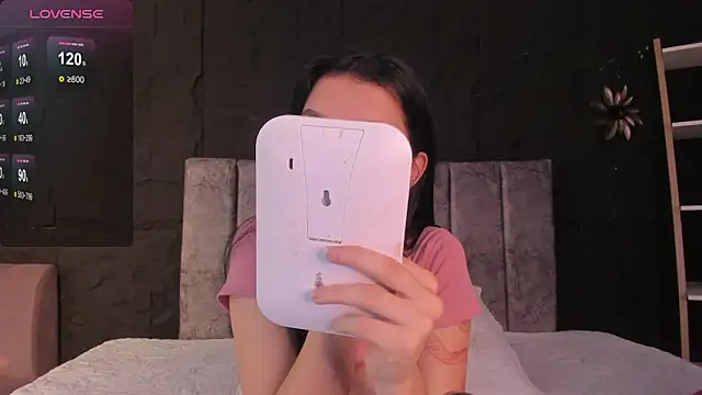 Snapshot of MelLove_ chatting on 03/12/26, 08:26 MelLove online show from 03/12/26, 08:26