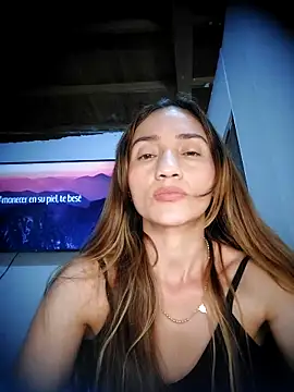 Snapshot of isaa- chatting on 04/15/26, 03:52 isaa- online show from 04/15/26, 03:52
