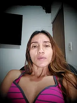 Snapshot of isaa- chatting on 04/29/26, 02:21 isaa- online show from 04/29/26, 02:21