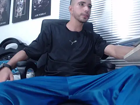 Snapshot of Kratoswolf chatting on 03/05/26, 11:01 Kratoswolf online show from 03/05/26, 11:01