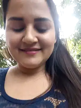 yissela92 online show from 02/21/26, 06:53