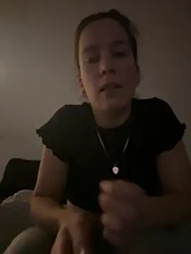 Snapshot of Melu12 chatting on 04/08/26, 10:43 Melu12 online show from 04/08/26, 10:43