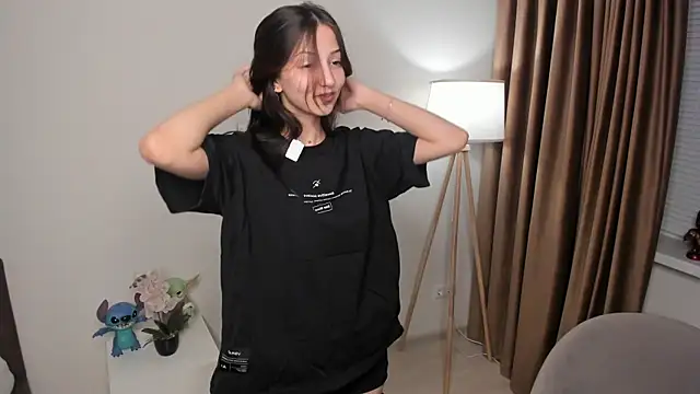 Snapshot of littleevilon chatting on 03/25/26, 08:59 littleevilon online show from 03/25/26, 08:59