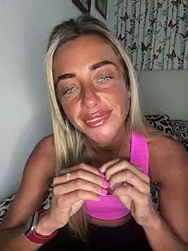 Snapshot of ScarlettGold_ chatting on 03/13/26, 12:12 ScarlettGold online show from 03/13/26, 12:12