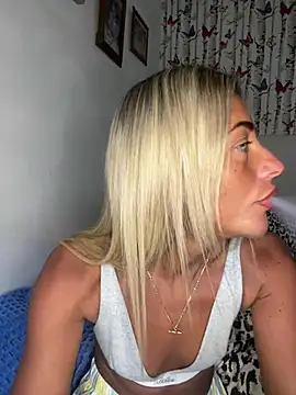 Snapshot of ScarlettGold_ chatting on 03/14/26, 09:59 ScarlettGold online show from 03/14/26, 09:59