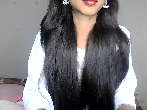 SIKSHA SINGH online show from 04/25/26, 06:49