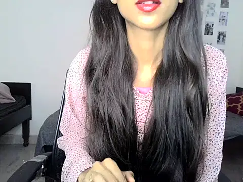 SIKSHA SINGH online show from 05/01/26, 09:14