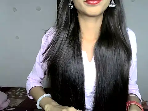 SIKSHA SINGH online show from 05/17/26, 06:15
