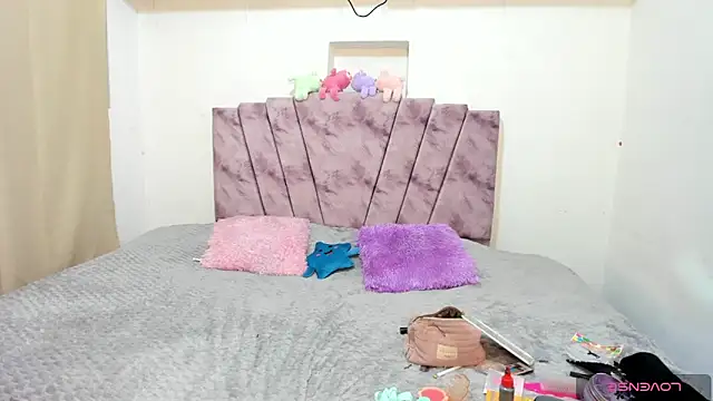 Snapshot of sheillenn chatting on 03/12/26, 08:48 sheillenn online show from 03/12/26, 08:48