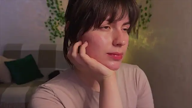 Snapshot of rinamandarina chatting on 04/14/26, 01:06 rinamandarina online show from 04/14/26, 01:06